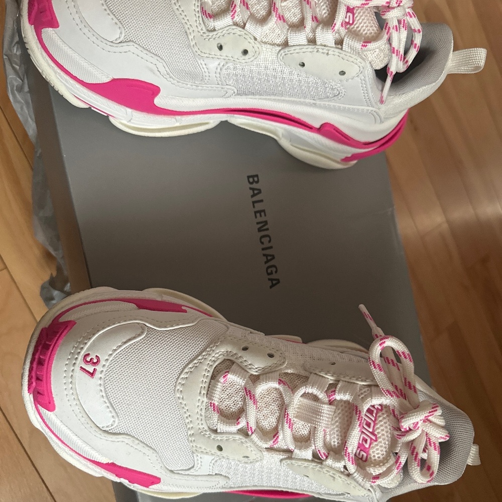 Balenciaga WOMEN'S TRIPLE S SNEAKER IN WHITE AND PINK